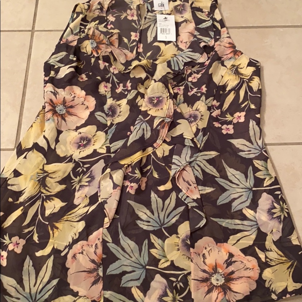 NWT Cabi Ruffle Tank size small